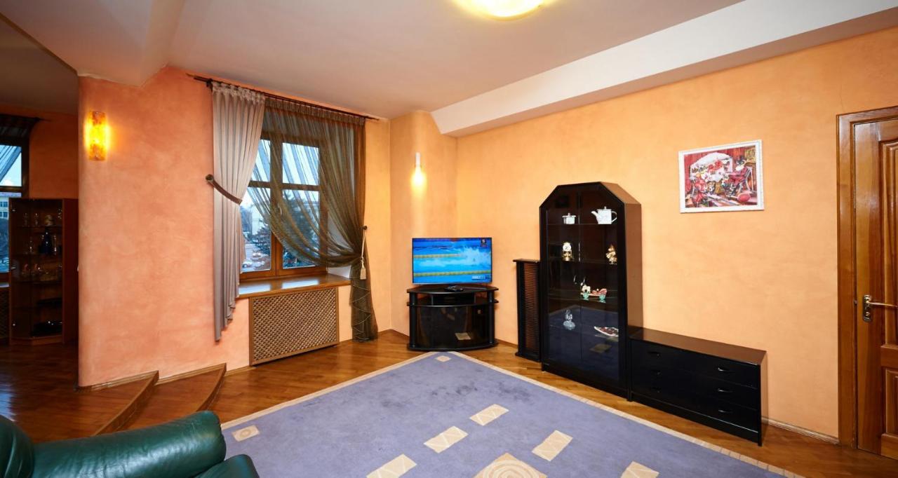 So Fashionable Apartment In The Heart Of Mińsk Zewnętrze zdjęcie